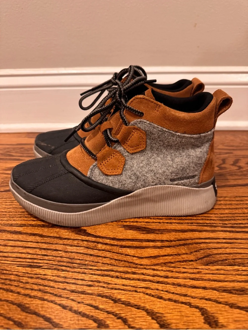 SOREL Out and About IV Classic waterproof boot in Black, Gray & Brown